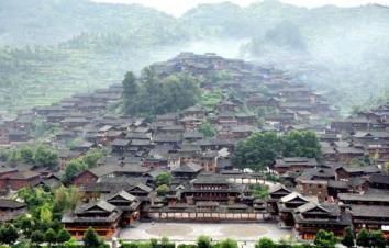 桂林集合黔东南7日自驾游：龙脊梯田-大小七孔-岜沙苗寨-千户苗寨-镇远古镇环线自驾游-游推荐