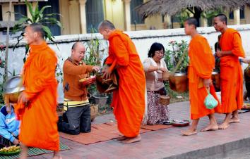 磨憨口岸出发老挝7日自驾游：万荣-万象-琅勃拉邦7天自驾之旅/3星-游推荐