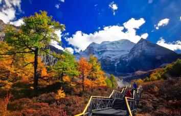 山东出发香格里拉大环线13日自驾游：稻城-亚丁-梅里雪山-泸沽湖高端游-游推荐