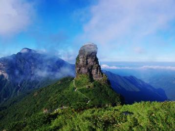 贵阳集合贵州黔东南6日落地自驾游：青岩古镇-西江千户苗寨-梵净山6日体验苗寨风情