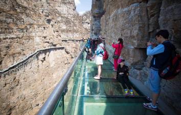 周末2日济南周边自驾游：暖泉古镇穿越时空-白石山赏秋-挑战玻璃栈道2日休闲自驾游-游推荐