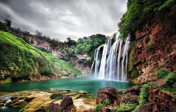 广东出发贵州7日自驾游：黄果树瀑布-马岭河-千户苗寨-荔波小七孔7日休闲自驾游-游推荐