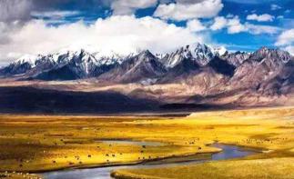 江苏出发新疆自驾20日游：喀纳斯-魔鬼城-胡杨林-莫高窟，自驾穿越陕甘内蒙新疆20日自驾游-推荐