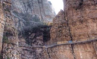 北京周边2日自驾游：荆轲塔-太行水镇-白石山2日河北自驾游-推荐