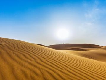 兰州集合甘肃3日落地自驾游：镇北古堡-西夏王陵-腾格里沙漠穿越3日自驾游