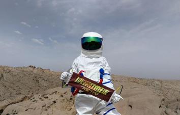 银川落地6自驾游：巴尔斯圣山+外星谷+腾格里沙漠天鹅湖+沙漠越野+沙漠公路5晚6日落地自驾游-游推荐