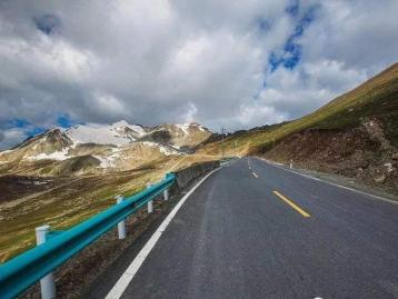 北京出发新疆28日自驾游：红其拉甫-喀纳斯-独库公路-吐鲁番28日自驾