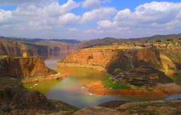 北京出发到黄河峡谷4日自驾：经典晋陕大峡谷、碛口古镇、老牛湾、乾坤湾最美秋色自驾-游推荐