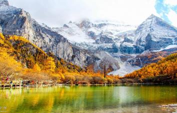 成都出发甘孜稻城亚丁6日游：新都桥-塔公草原-甲居藏寨6日自驾游-游推荐