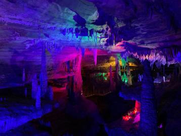 成都出发贵州4日自驾游：何教洞洞穴营地-双河洞- 清溪峡4日自驾游