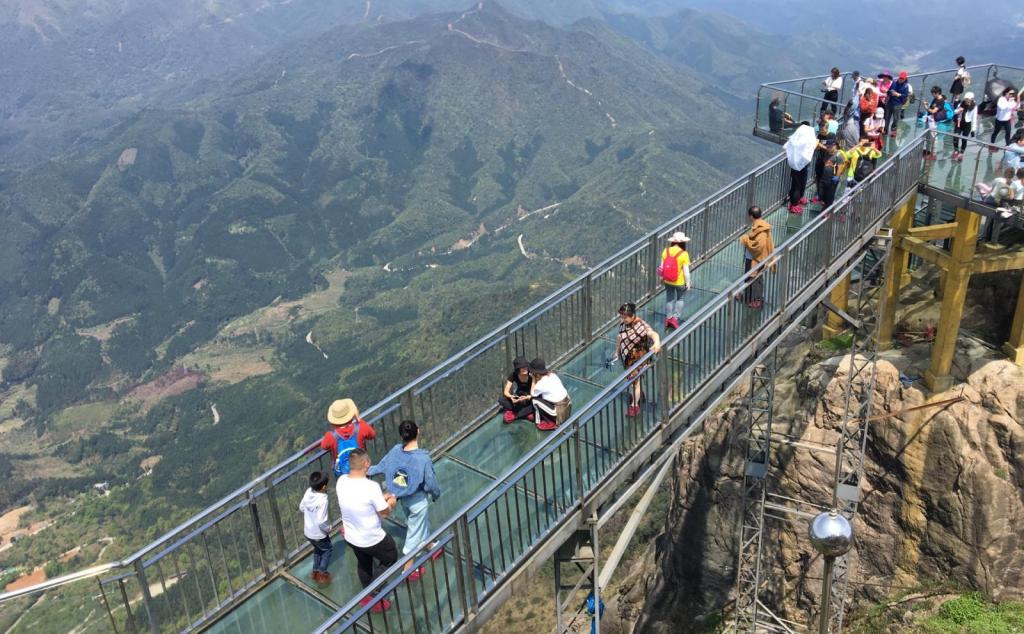 广州出发清远3日自驾游：阳山神峰关-连南瑶族-连山壮家民族风情体验之旅