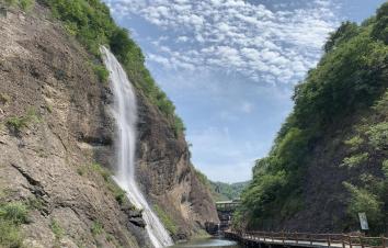 武汉出发安徽3日自驾游：蓝溪小镇-皖西大裂谷-万佛湖-三河古镇3日自驾游-游推荐