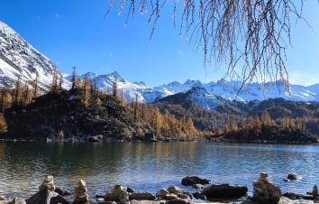 重庆出发川西丹巴党岭4日自驾游：小众秘境丹巴党岭湖泊秋色-新都桥4日自驾摄影之旅-游推荐