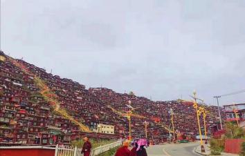 宜宾出发川西色达4日自驾游：天堂佛国色达-新都桥-道孚4日朝圣自驾之旅-游推荐