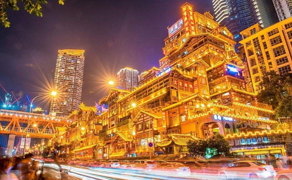 重庆集合5日自驾游：洪崖洞-解放碑-磁器口-大足石刻5日轻奢自驾游