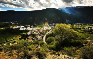 成都出发川西稻城6日自驾：亚丁三神山-乡城白藏房-桑披岭寺-新都桥6日自驾游-游推荐