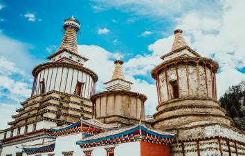 成都出发川西阿坝4日自驾游：莲宝叶则-神座-棒托寺-情人海4日自驾-游推荐