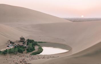 成都出发重走丝绸之路12日自驾：张掖-嘉峪关-玉门-敦煌-青海湖-塔尔寺-若尔盖草原12日自驾-游推荐