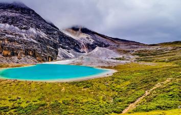 成都集合稻城亚丁5日自驾游：折多山-新都桥-毛垭大草原-稻城亚丁5日秘境之旅-游推荐