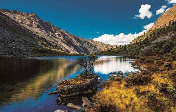 成都出发川西4日自驾游：九龙伍须海-神秘猎塔湖-摄影天堂新都桥-日鲁库大草原4日自驾-游推荐