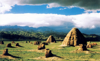 五一自驾宁夏：探西夏古都、寻贺兰山岩画、观须弥山石窟，探越野圣地“虎克之路”，邂逅热播剧《山海情》，-推荐