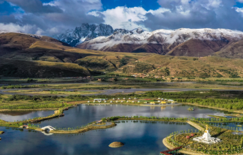 成都出发甘孜北线6日行摄自驾：德格-白玉-新龙-鱼子西 6日川西自驾-游推荐