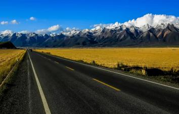 成都出发甘青小环线7日游：青海湖-门源油菜花-祁连山-卓尔山-塔尔寺-若尔盖草原7日自驾-游推荐