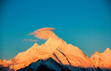 成都出发香格里拉大环线9日自驾：稻城亚丁-雨崩-香格里拉-松赞林寺-梅里雪山-虎跳峡-丽江9日自驾游-游推荐