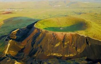 北京出发内蒙4日自驾游：草原天路-大青山-乌兰哈达火山-大红山4日自驾游-游推荐