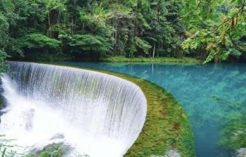 北京出发全景贵州17日自驾游：佛光岩-黄果树-织金洞-万峰林-大小七孔-梵净山17日自驾游-游推荐