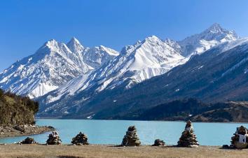 成都出发冬游川藏10日西藏自驾游：新都桥-怒江七十二拐-然乌湖-来古冰川-来古村-布达拉宫-羊卓雍错-游推荐