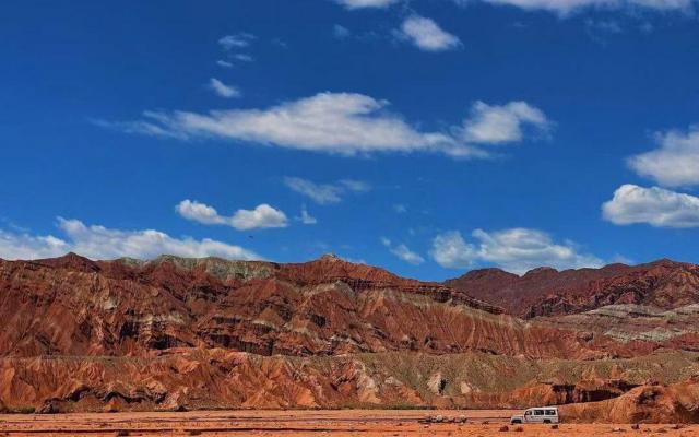 乌鲁木齐集合新疆23日自驾游：【全景新疆】北疆禾木喀纳斯-伊犁赛里木湖-南疆喀什-吐鲁番-超级大环线