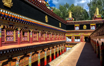 重庆出发川西甘孜6日自驾游：【康藏秘境】措卡湖-格萨尔王城-德格印经院-玉隆拉措-亚青寺6日自驾-游推荐