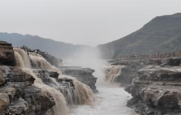 北京出发晋陕沿黄公路5日自驾游：寻中国版“羚羊谷”穿晋陕黄河大峡谷-观壶口瀑布-黄河乾坤湾5日游-游推荐