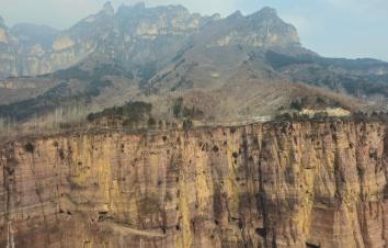 北京出发穿越太行挂壁公路5日这样：巍巍南太行挂壁公路-圣福天路-响堂山石窟-京娘湖5日游-游推荐