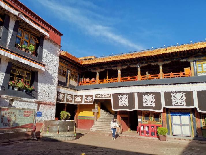 拉萨大昭寺好玩吗