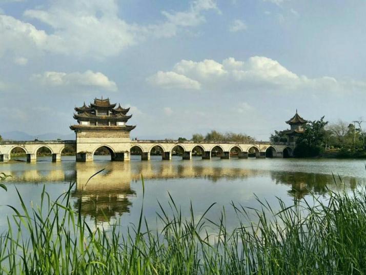 红河建水古城好玩吗