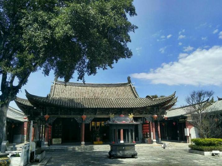 红河建水古城图片