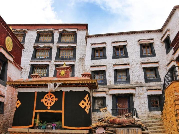 拉萨色拉寺好玩吗