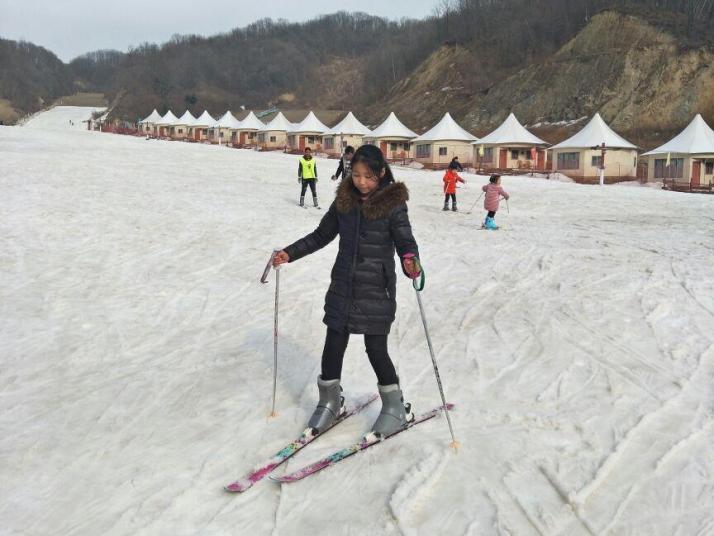 西峡老界岭滑雪场