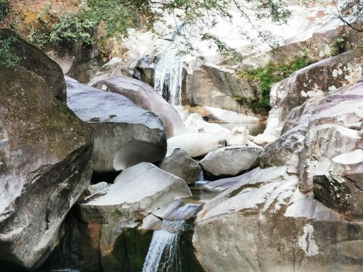 婺源大鄣山卧龙谷好玩吗