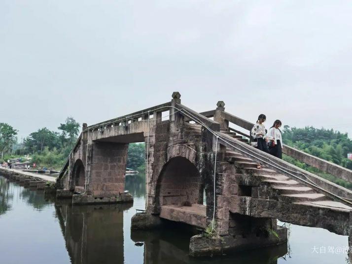 重庆万灵古镇图片