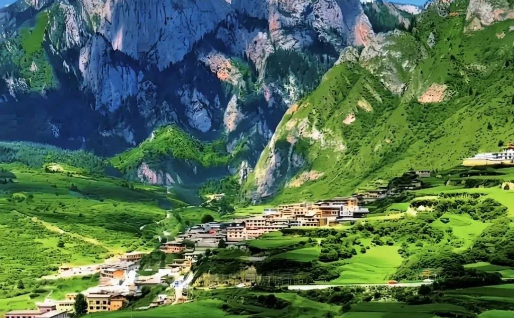 重庆出发甘南川西5日自驾游：【甘南圣境】大峪沟-洛克之路-扎尕那-扎萨格峡谷-神仙池5日自驾