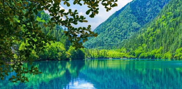 【童话阿坝】成都出发川西6日自驾游：九寨沟-黄龙-羊茸哈德-理小路-四姑娘山四川阿坝6日自驾游自驾游