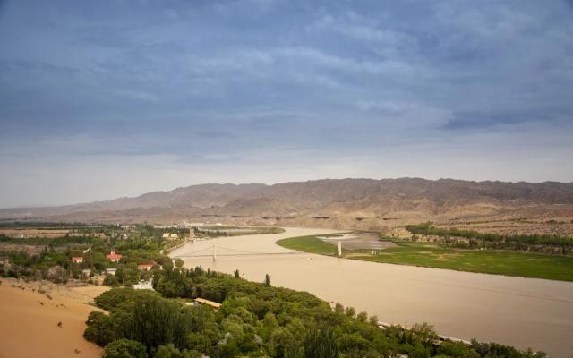 四川出发宁夏6日自驾游：【非常中卫】腾格里沙漠-沙坡头-镇北堡影视城-中国版66号公路6日自驾游