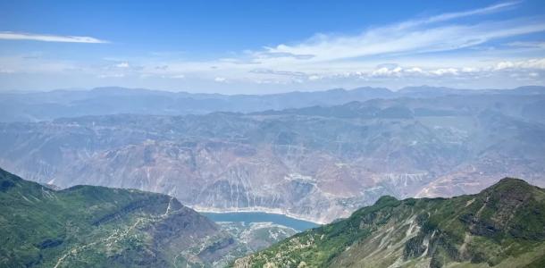 重庆出发云南昭通4日自驾游：棋盘山大断崖-豆沙关-昭通古城-风车山-黄连河景区-马湖府古城-李庄古镇自驾游