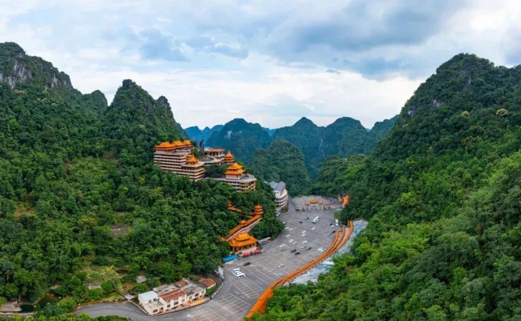 珠三角出发广西5日自驾游：寻味国家地理标志美食封开杏花鸡-马山黑山羊-陆川猪-南宁宁蒙鸭5日游