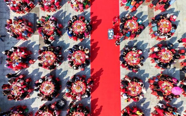 武汉出发宜昌长阳2日自驾游：【寻味长阳】G348三峡公路-网红小狗山-清江方山-万人年猪宴