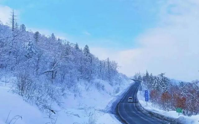 长春集结东北8日自驾游：【全景东北】延吉-老里克湖-中朝边境长白山-镜泊湖-中国雪乡含车8日游