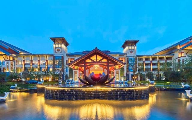 武汉出发安徽池州铜陵3日自驾游：犁桥江南水镇-九华山大佛-阿尔卡迪亚温泉-大愿文化园休闲3日游